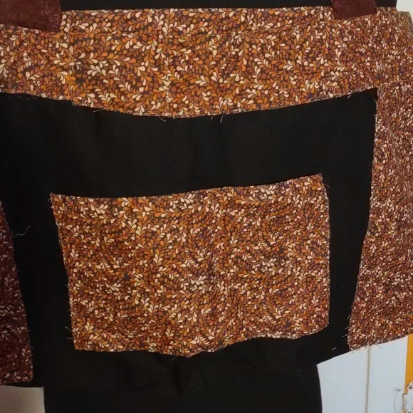 Hand stitched Feathered Floral Shoulder Bag - Picture 3 of 5